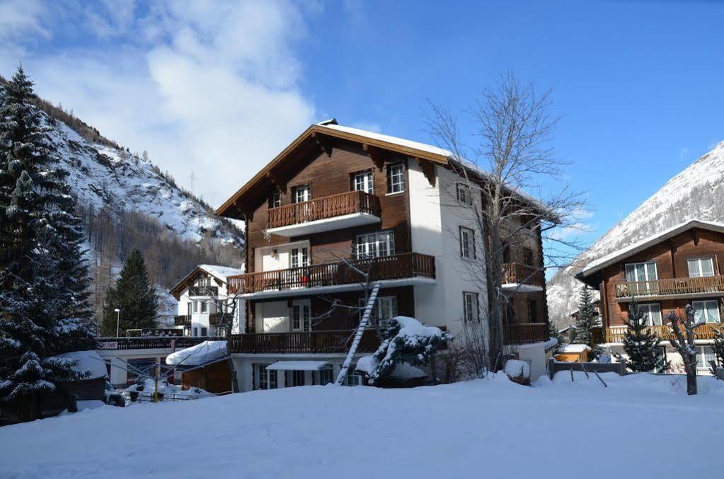 Haus Alpenperle Daire Saas-Almagell Dış mekan fotoğraf
